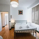 Rose Di Pietra Feriegård *