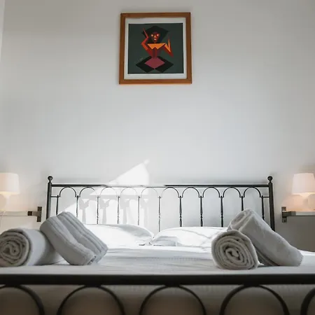 Rose Di Pietra Farm stay