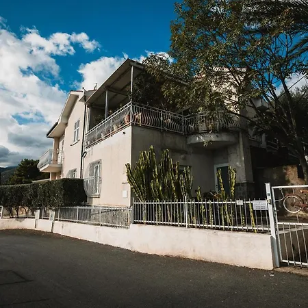 Rose Di Pietra Farm stay